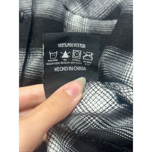 NWOT DIXXON Mickey Black & White Plaid Flannel Button Up Shirt Men's Medium - Picture 6 of 11